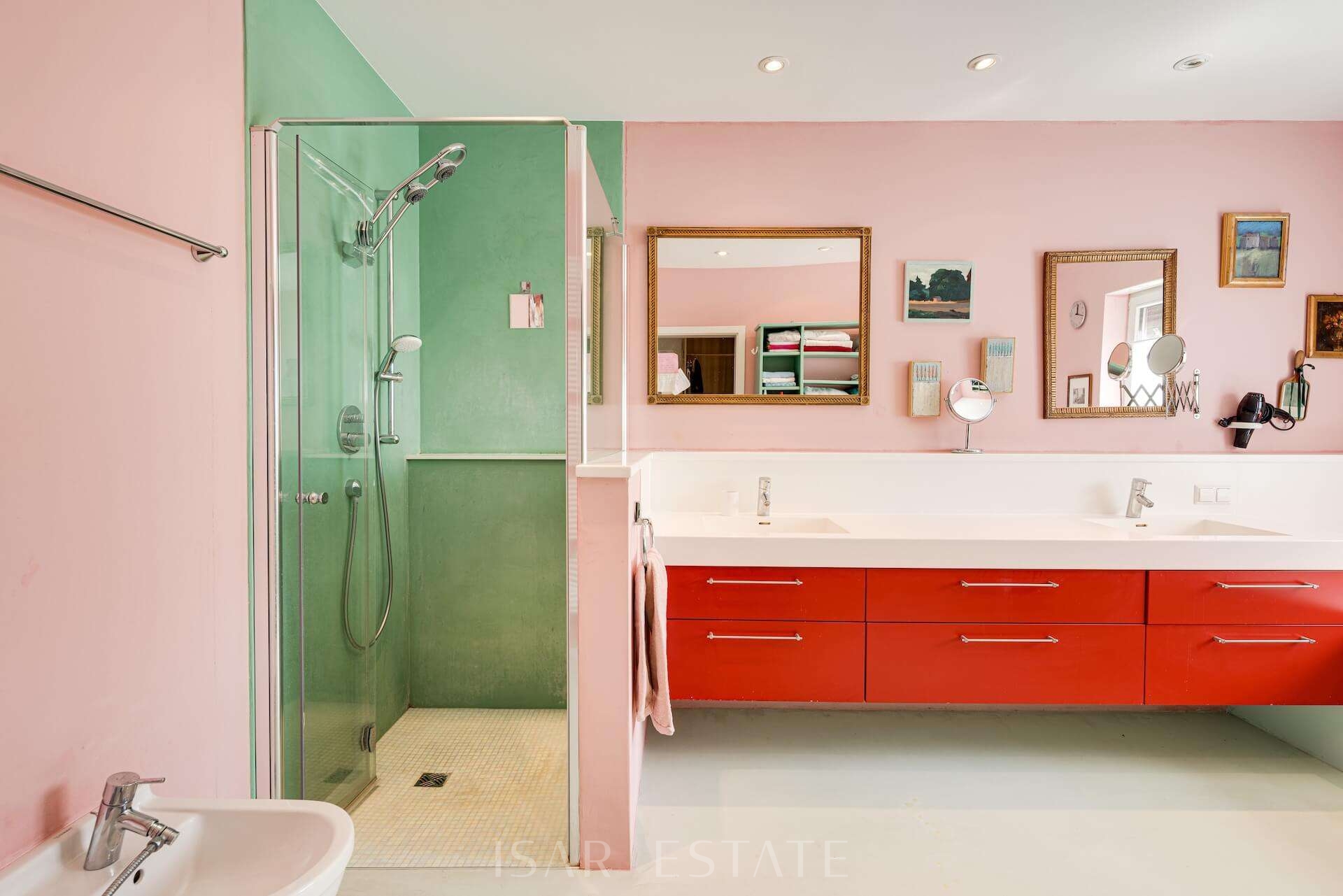 Badezimmer 1. OG